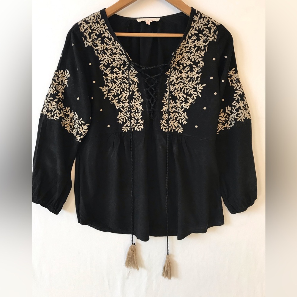 Anthropologie Solitaire Black/Cream Embroidered Boho Poet Blouse Tie
Tassels S